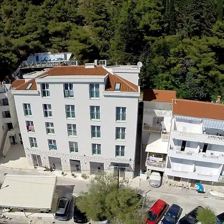 Pleter Hotel
