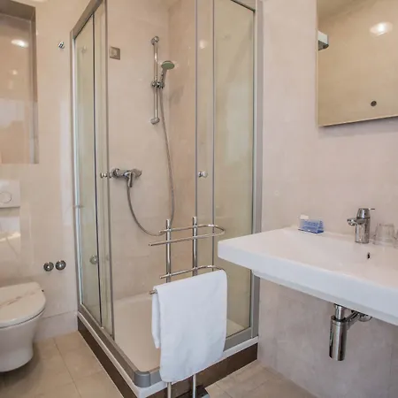 Pleter Hotel