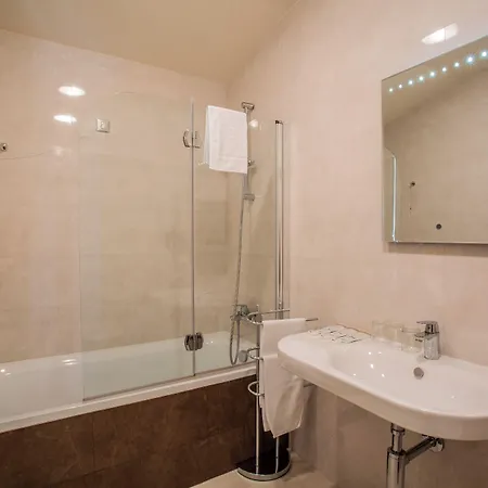 Pleter Hotel