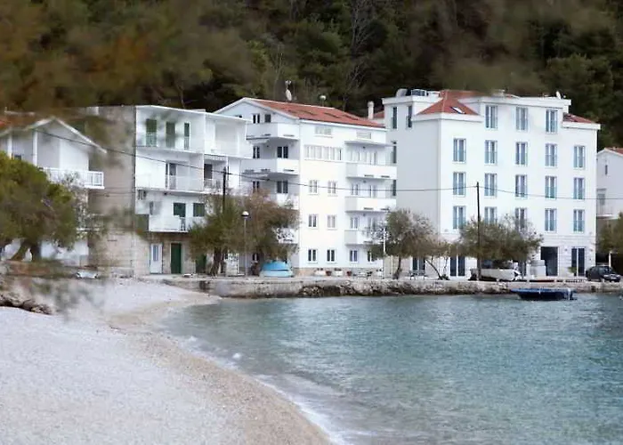 Ξενοδοχείο Pleter 4*